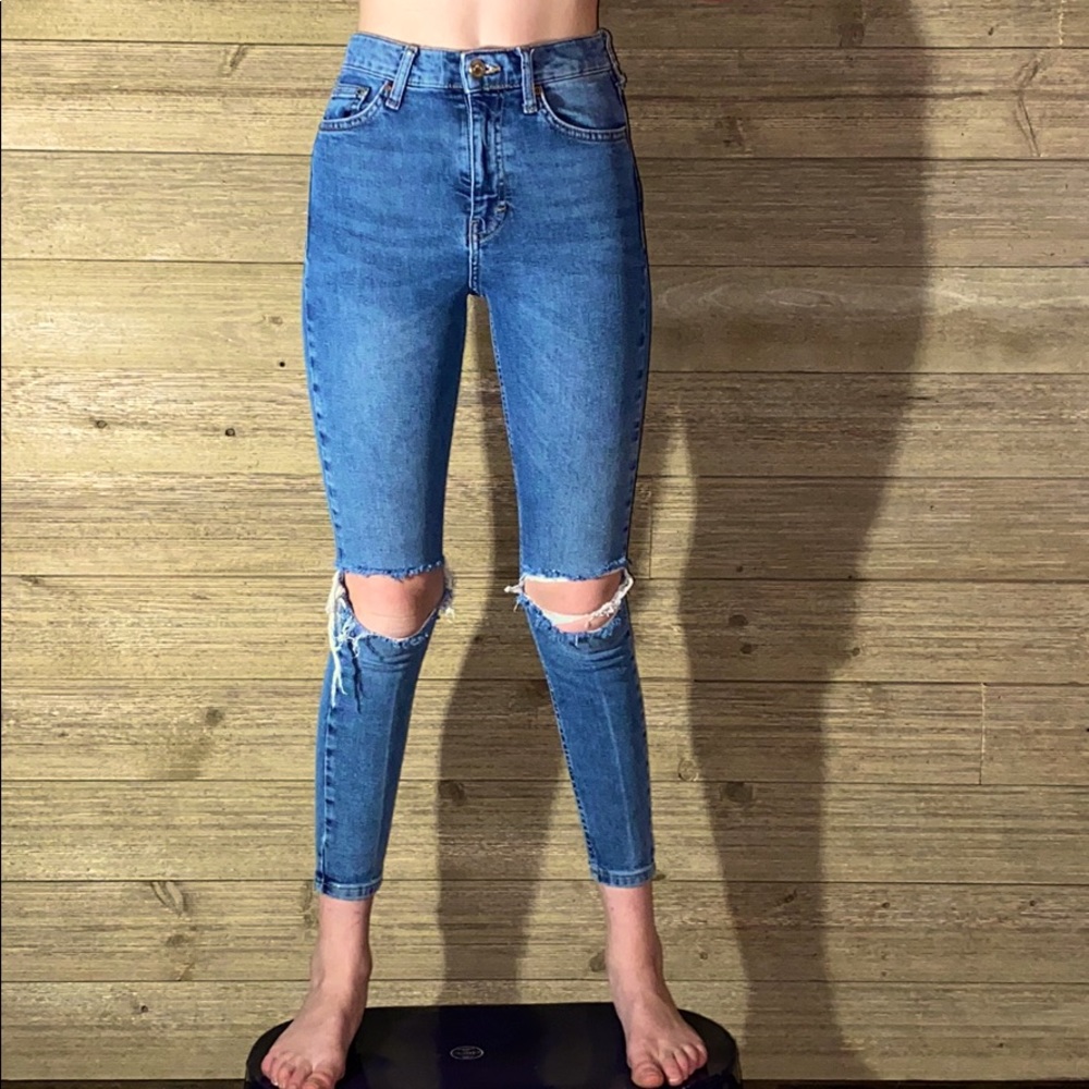 TopShop Ripped at Knee Jeans Size 00